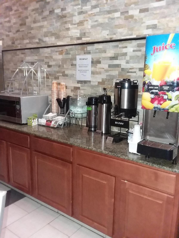 Hawthorn Suites by Wyndham Columbia image 3